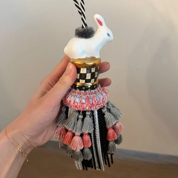 Mackenzie Childs ceramic courtly check bunny rabbit tassel - retired and rare - Picture 4 of 6